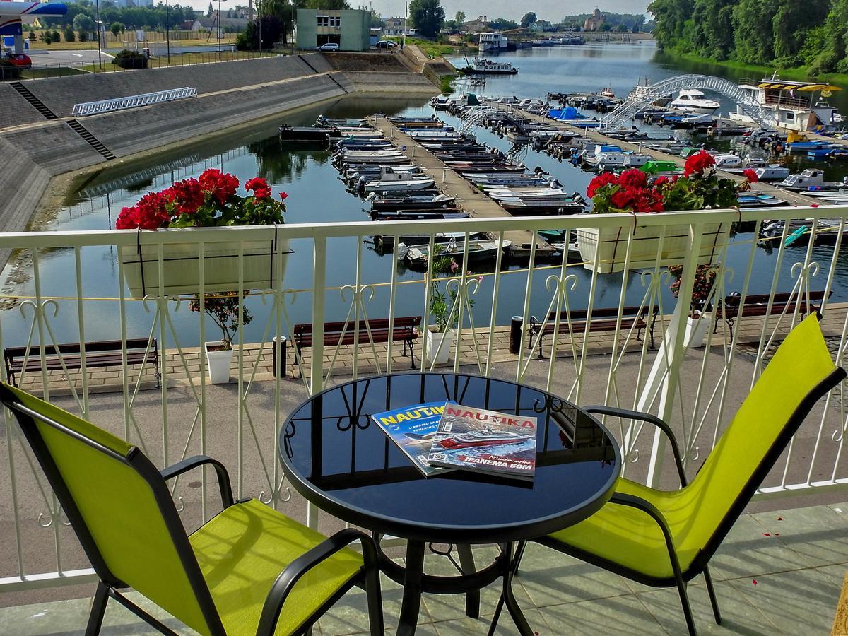 Apartments Marina Апатин Экстерьер фото