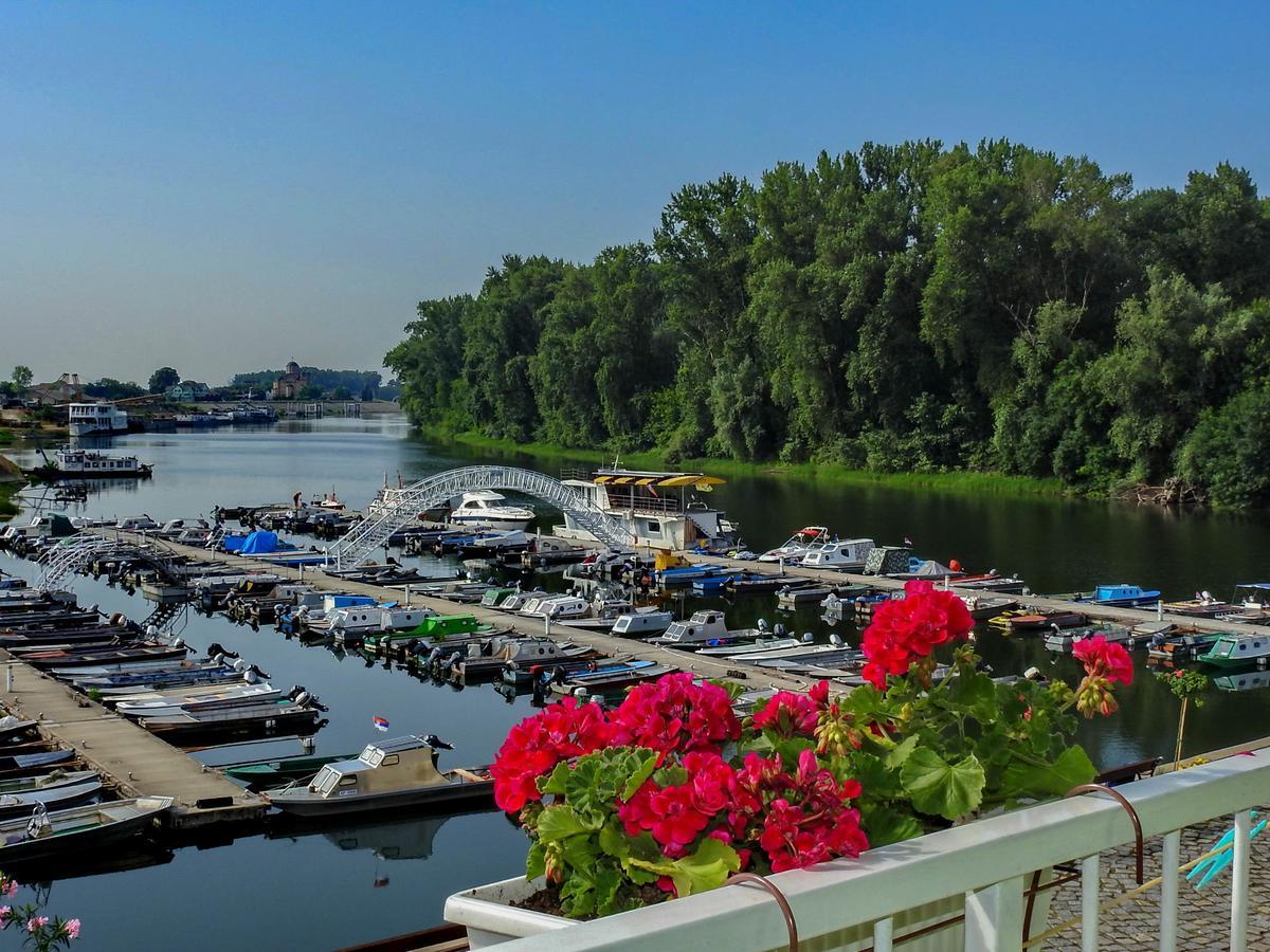 Apartments Marina Апатин Экстерьер фото